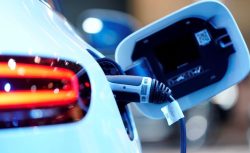 Elektrikli Araçta 65 Milyar Dolarlık Fatura: Otomotiv Devleri Geri Adım Atıyor